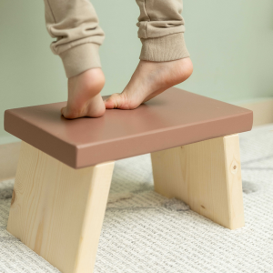 שרפרף עץ לילדים Childwood שרפרף עץ לילדים, שרפרף מעוצב לילדים, שרפרף עץ, שרפרף ילדים, שרפרף ChildWood, עצמאות ילדים